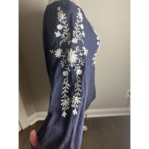 Talbots Sz Medium Navy Embroidered Floral Peaseant top Boho - Picture 4 of 7
